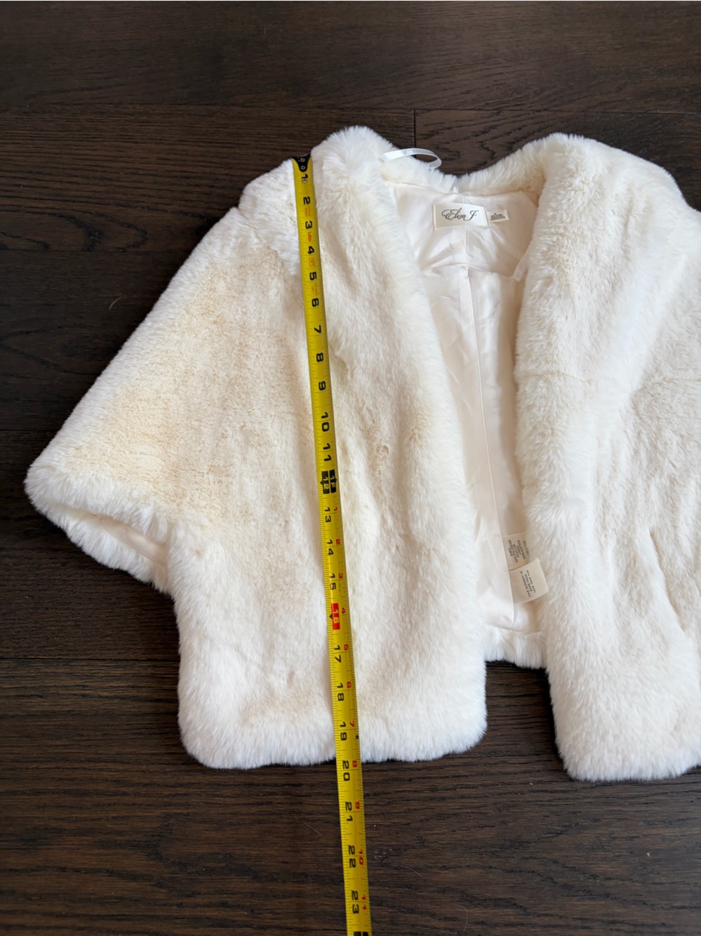 Eliza J Faux Fur Capelet. Ivory. Size small. New with tags. - Picture 7 of 7
